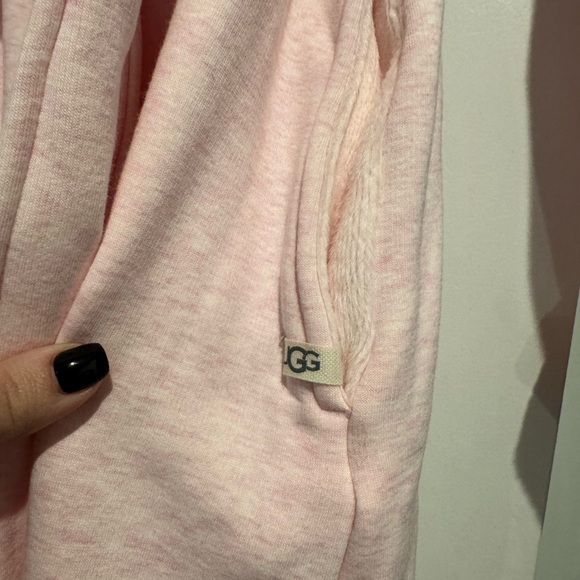 UGG Soft Pink Robe - Picture 5 of 7